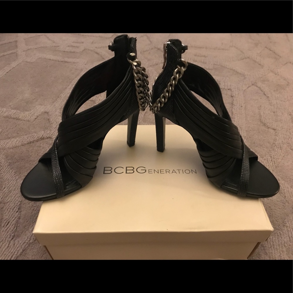 BCBGeneration Black Zip-Up Heels w/ Chain - Size 6